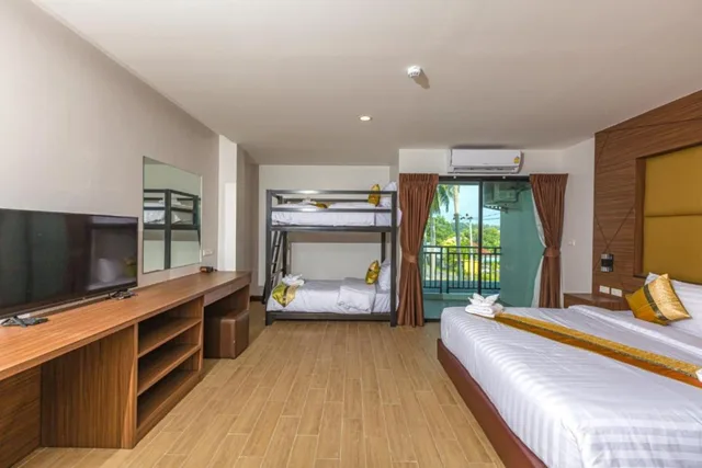 جناح عائلي بسرير مزدوج وسرير بطابقين، The Bell Airport Phuket Hotel 1/3