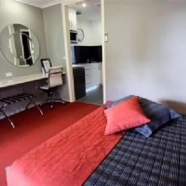 2 Bedrooms, Semi Room, Unit، Cattlemans Country Motor Inn & Serviced Apartments 3/6
