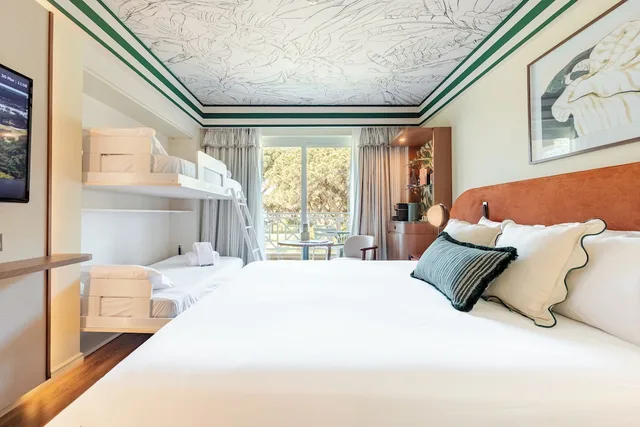 غرفة عائلية بسريرين منفصلين بشرفة، Onyria Quinta Da Marinha Hotel 2/10