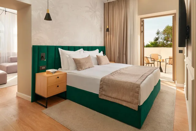 Executive, Suite, Pool and Sea View, Terrace, Ground Floor، Hotel Moeesy Blue Green Oasis Ex Croatia Hotel Hvar 2/4