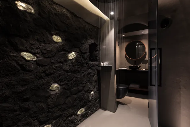 3 Bedrooms, Cave, Villa, Outdoor Jetted Tub, Indoor Jetted Tub، Kivotos Santorini 6/7