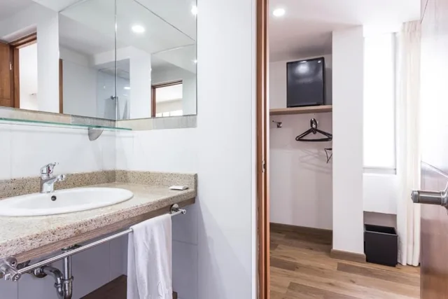 غرفة قياسية بسريرين منفصلين، Hotel Florencia Plaza 4/4