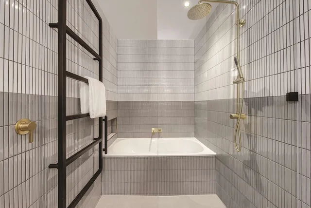 جناح جونيور بسرير كينج مع أريكة، Vibe Hotel Sydney Darling Harbour 8/9