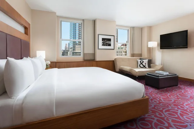 جناح جونيور، Hotel 57 1/8