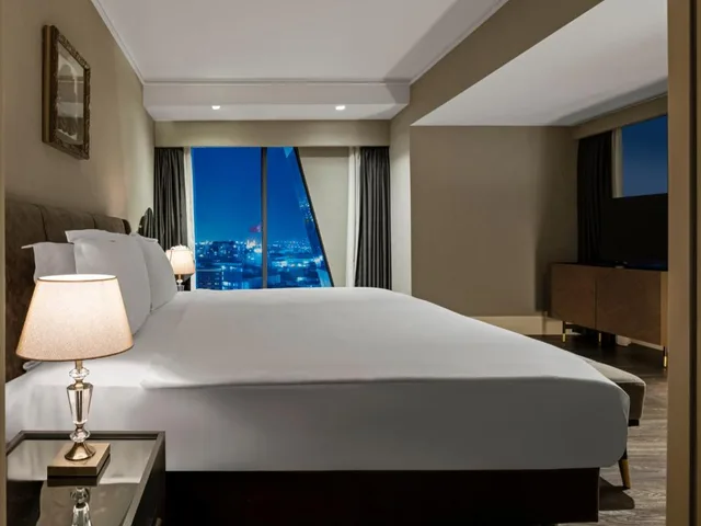 Presidential, Suite, King Bed, Windsor Hotel & Convention Centre Istanbul 3/6