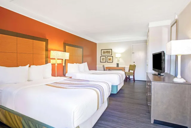 Room, 2 Double Beds, La Quinta Inn Victoria 2/5
