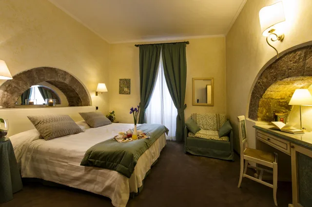 Superior, Queen Bed, City View, Hotel Gattapone 4/9