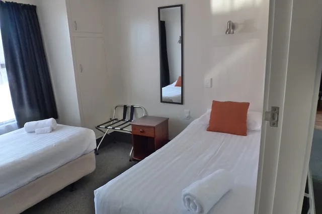 3 Bedrooms, King Bed, 4 Beds, Asure Adcroft Motel 8/10