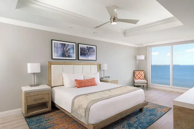 Suite, King Bed, Accessible, Sunsuites Villas at Sunseeker Resort, Curio by Hilton 3/5