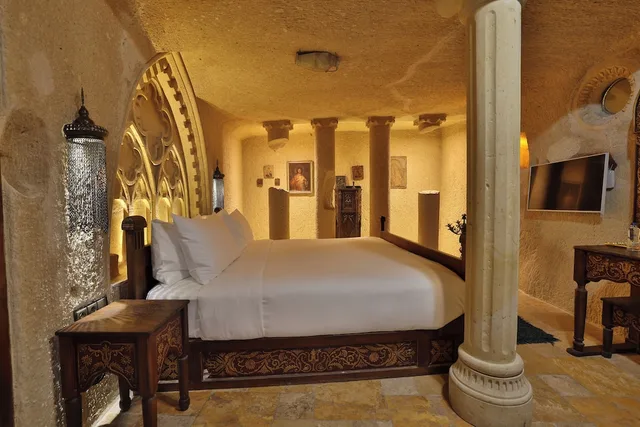 Cave, King Bed, Jetted Tub، Elika Cave Suites Cappadocia, Curio Collection by Hilton 5/10