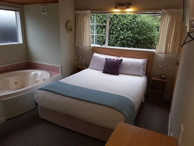 Lake, End, Apartment, Queen Bed, Adult Only، Cottage Mews Motel 6/10
