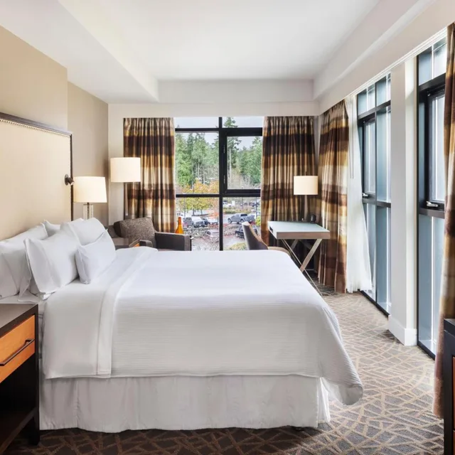 1 Bedroom, 2 Rooms, Club House, Suite, King Bed, Resort View, Corner, Westin Bear Mountain Golf Resort And Spa 1/3