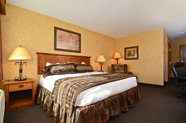 غرفة ديلوكس بسرير كينج، Best Western Plus Kelly Inn and Suites 4/6