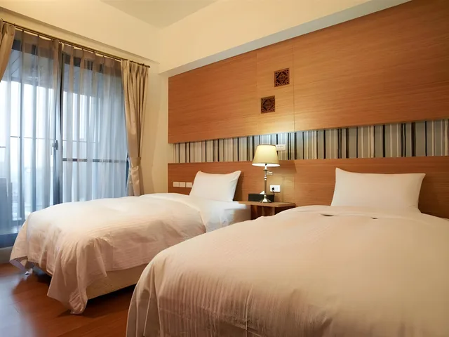 غرفة تنفيذية ثلاثية بسرير كينج وسريرين فرديين، MASTER HOTEL 1/1