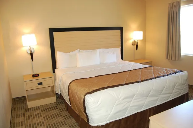 استوديو بسرير كوين لذوي الإعاقة، Extended Stay America - Greensboro-Wendover Ave-Big Tree Way 1/5