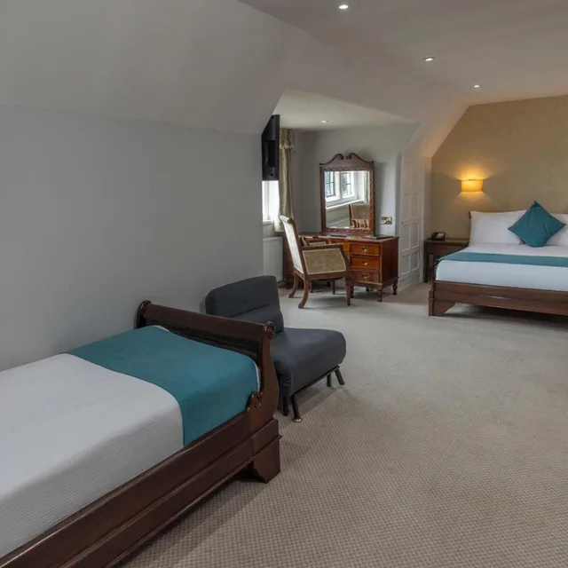 غرفة سوبيريور عائلية بسرير مزدوج وسرير فردي، Castle Bromwich Hall Hotel, BW Signature Collection 4/10