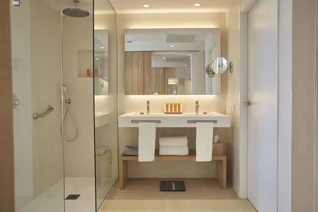 جناح بسرير كينج بإطلالة على البحر بشرفة، Hotel Bordoy Alcudia Port Suites 3/3