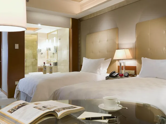 غرفة فاخرة بسريرين منفصلين بإطلالة على المدينة، Sofitel Harbin 7/9