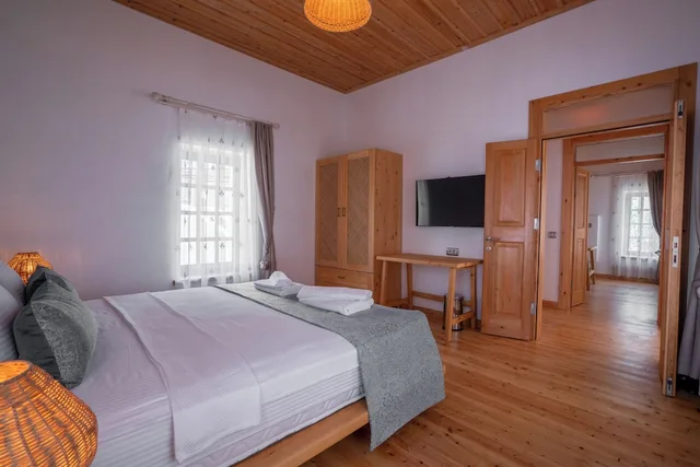 دوبلكس حصري بسريرين كوين، Muhtar Hotel 2/3