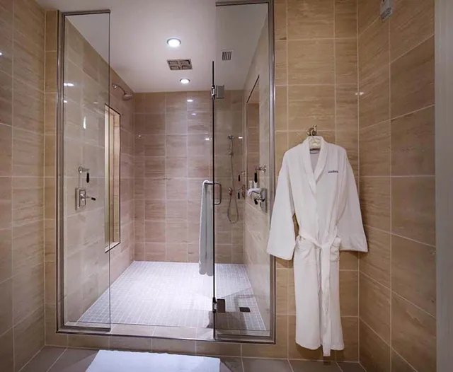 جناح رئاسي بسرير كينج، The Edgewater 4/4