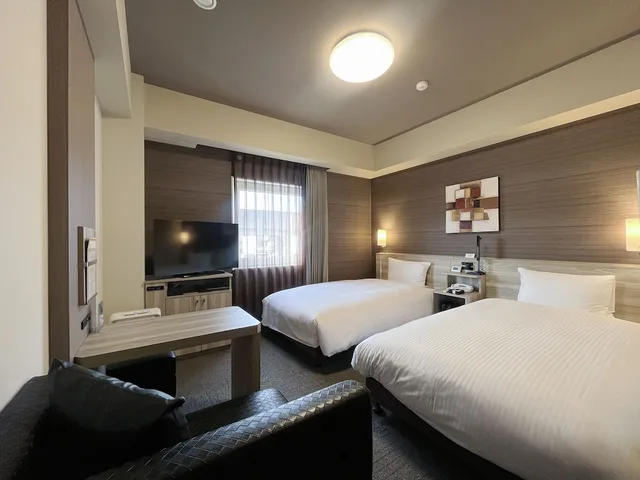 غرفة قياسية بسريرين منفصلين للمدخنين، Hotel Route-Inn Kurashiki Mizushima 1/3