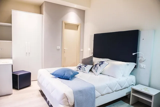 Superior, Queen Bed, Hotel Veliero 2/2