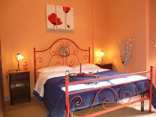 Room, Queen Bed, Lucca Charm 9/10