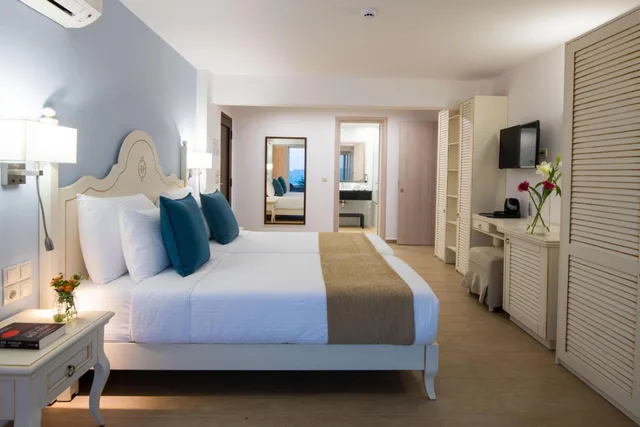2 Bedrooms, Athena, Dream, Villa, Beach Front, Private Pool، Alexander Beach Hotel & Village Resort 4/4