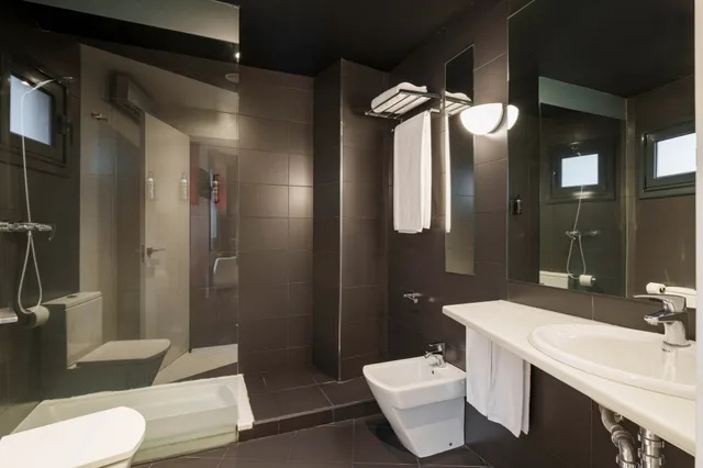 غرفة سوبيريور بسرير مزدوج أو سريرين منفصلين بمنطقة جلوس، Exe Hotel El Magistral 6/10