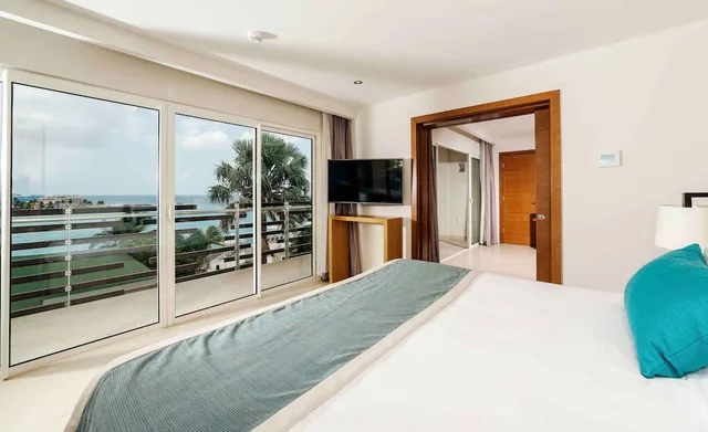 جناح ديلوكس بسرير كينج بإطلالة على البحر بغرفة نوم واحدة، Sonesta Ocean Point Resort - Adults Only 3/3