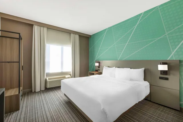جناح، Comfort Suites Titusville near Kennedy Space Center 2/6
