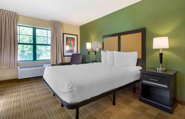 استوديو بسرير كوين، Extended Stay America Seattle - Lynnwood 4/8