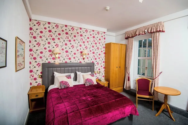 غرفة قياسية بسرير مزدوج، The Ivy Bush Royal Hotel 2/6
