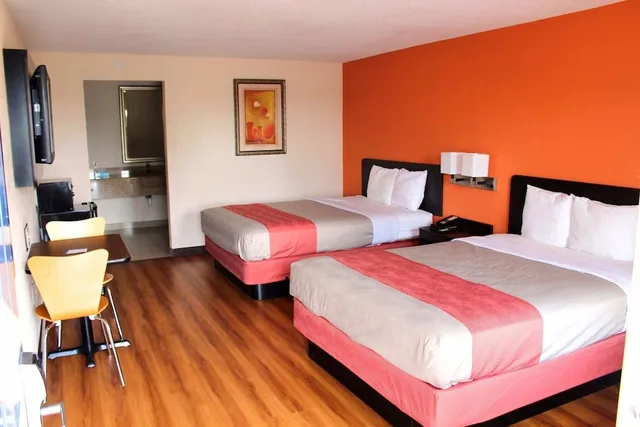 غرفة قياسية بسريرين كوين للمدخنين، Motel6 Winnie Tx 2/8