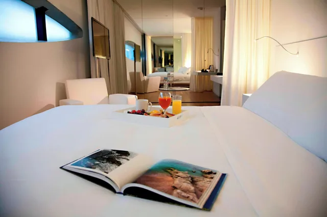 جناح جونيور بسرير كينج، Renaissance Barcelona Fira Hotel 4/6