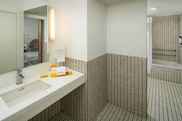 غرفة كلاسيكية بسرير كينج، Royal Palm South Beach Miami, a Tribute Portfolio Resort 8/10