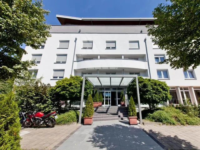 غرفة تُحدَّد عند الوصول، Hotel Aviva Neue Messe 1/1
