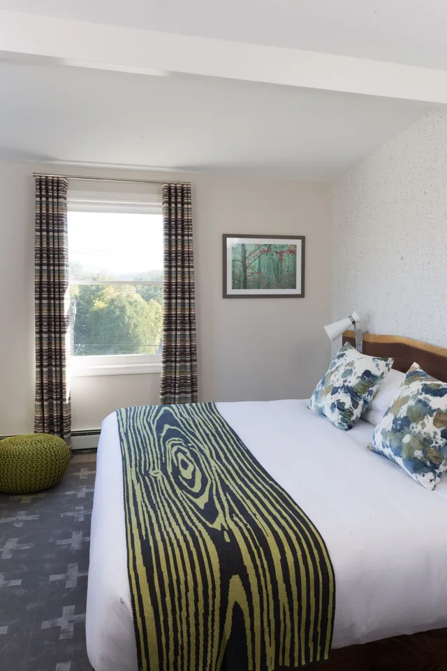 Lodge, King Bed، Field Guide Lodge 2/6
