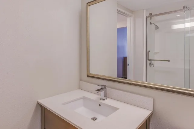 جناح استوديو بسرير كينج مع أريكة، La Quinta Inn & Suites by Wyndham Philadelphia Airport 3/4
