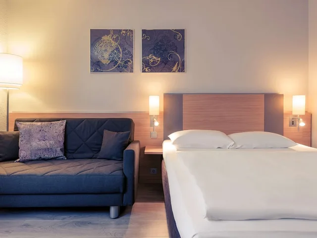 غرفة قياسية بسرير مزدوج مع أريكة، Fuerther Hotel Mercure Nuernberg West 1/8