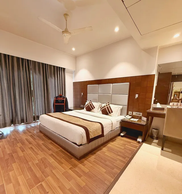 غرفة بزنس بسرير كينج بإطلالة على المدينة بغرفة نوم واحدة، Hotel Sawera Grand 2/10