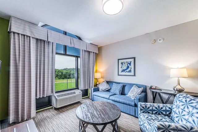 جناح تنفيذي بسرير كينج، Holiday Inn Express Hotel Suites Franklin 1/1