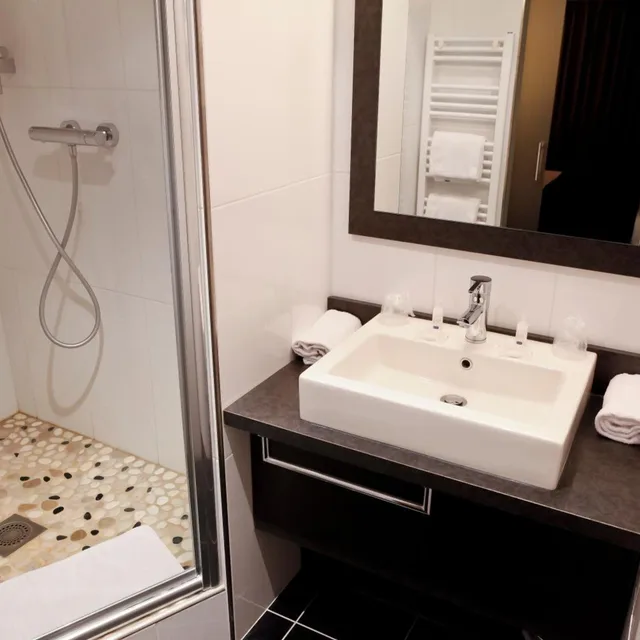 غرفة بسريرين منفصلين، KYRIAD LYON SUD - SAINTE FOY 6/8