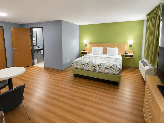 غرفة بزنس بسرير كينج، Motel6 Morehead, KY 3/10