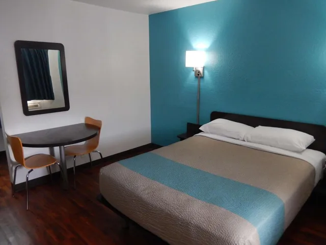 غرفة ديلوكس بسرير كوين، Motel6 Portland, TX 1/8