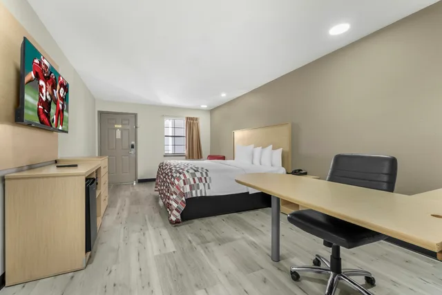 غرفة سوبيريور بسرير كينج، Red Roof Inn West Memphis, AR 8/10