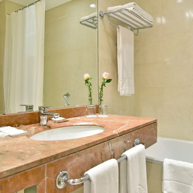 Room, 2 Double Beds, Gefinor Rotana Hotel Beirut 5/7