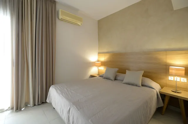 غرفة قياسية بإطلالة جزئية على البحر، Golden Beach Hotel 9/10