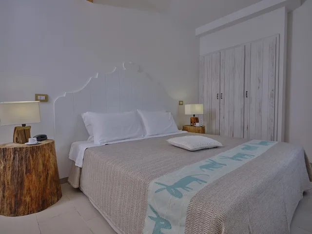 Comfort, Queen Bed, Dolce Vita 2/3