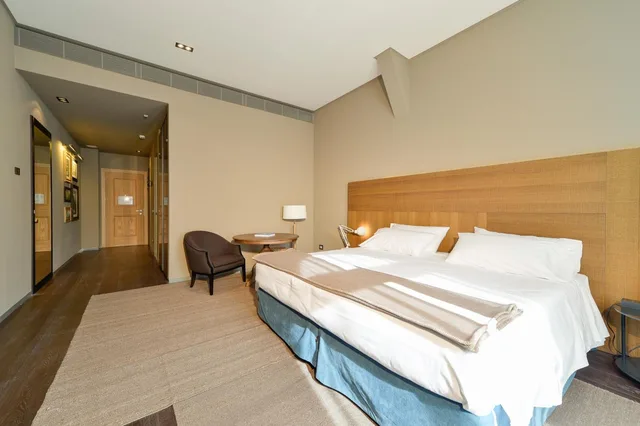 جناح جونيور بسرير كوين، Grand Hotel Billia 5/7